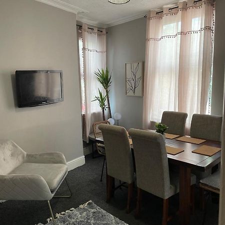 Perfect For Large Groups, Sleeps 15 Close To City Centre Sheffield Dış mekan fotoğraf